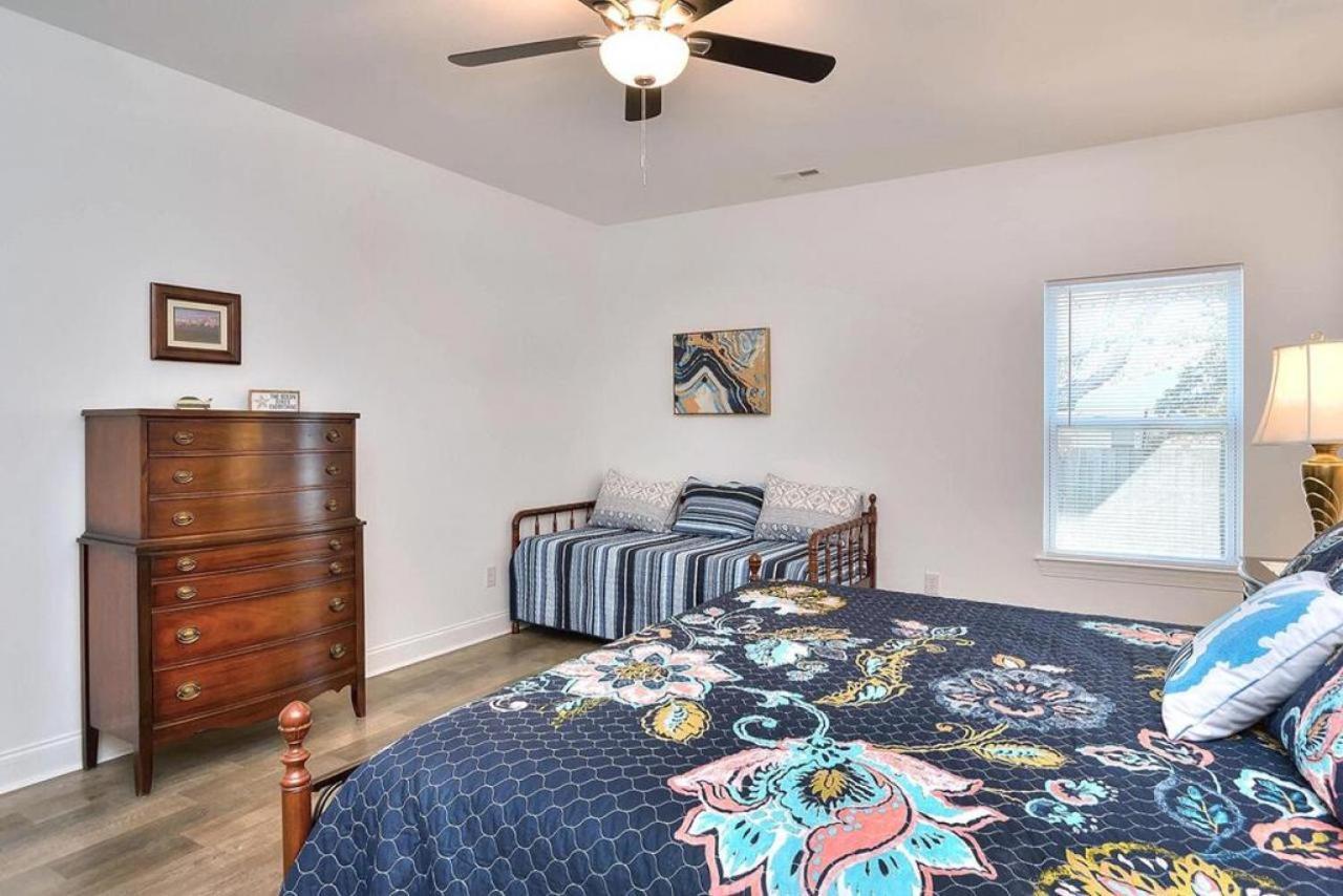 Villa Shrimp On The Barbee Oak Island Esterno foto
