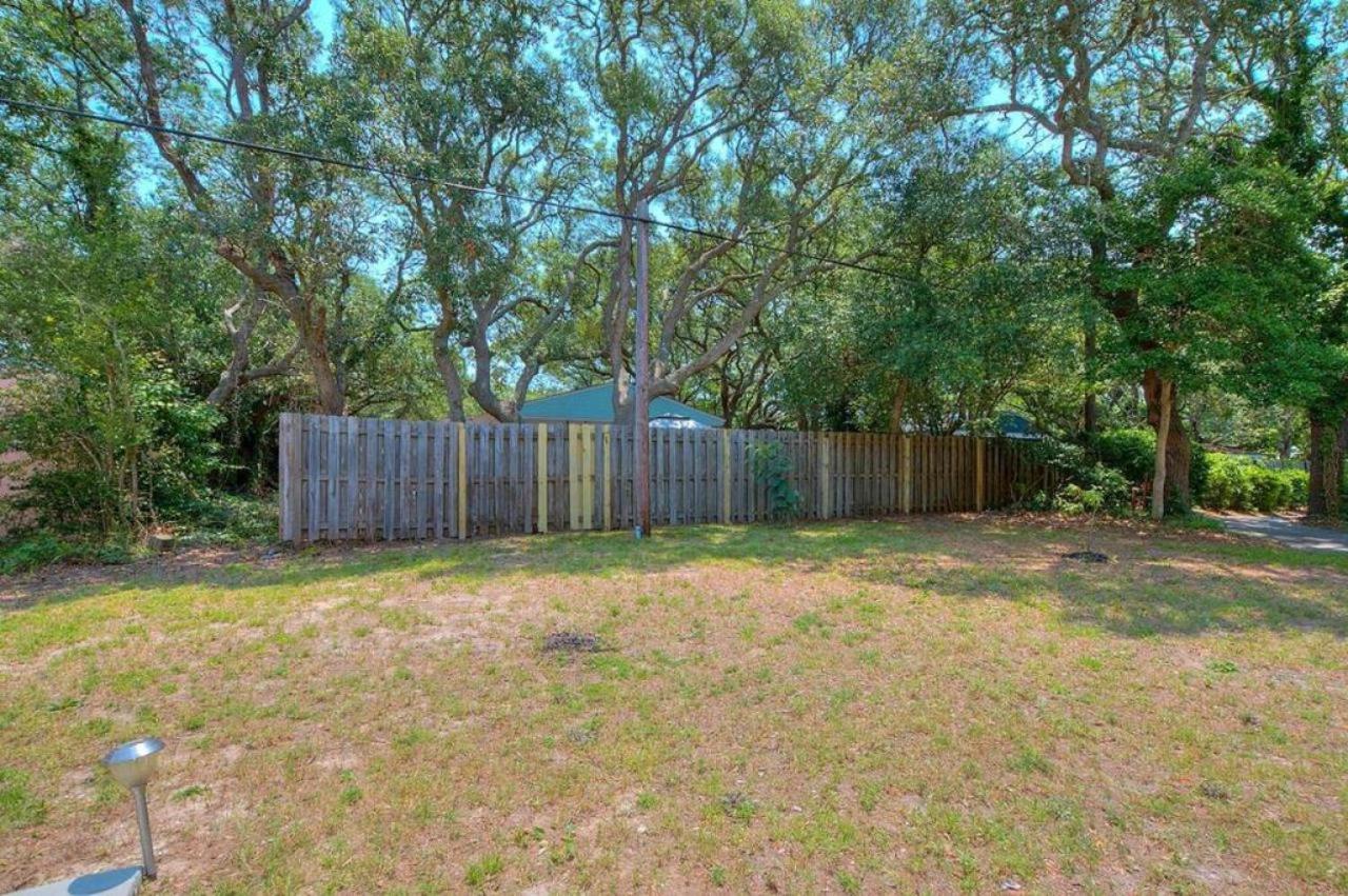 Villa Shrimp On The Barbee Oak Island Esterno foto